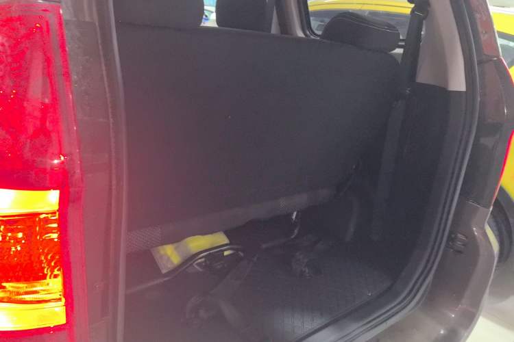 Used Dongfeng Fengon 330 2019 1.5L Manual Practical II China VI