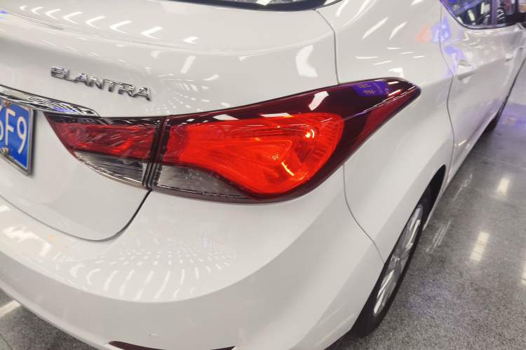 Used Hyundai Elantra (5th Generation / Langdong) 2016 1.6L Automatic Smart Version
