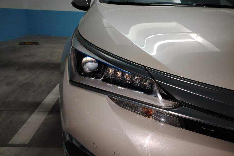 Used Toyota Corolla 2018 Dual-Engine 1.8L E-CVT Smart Edition