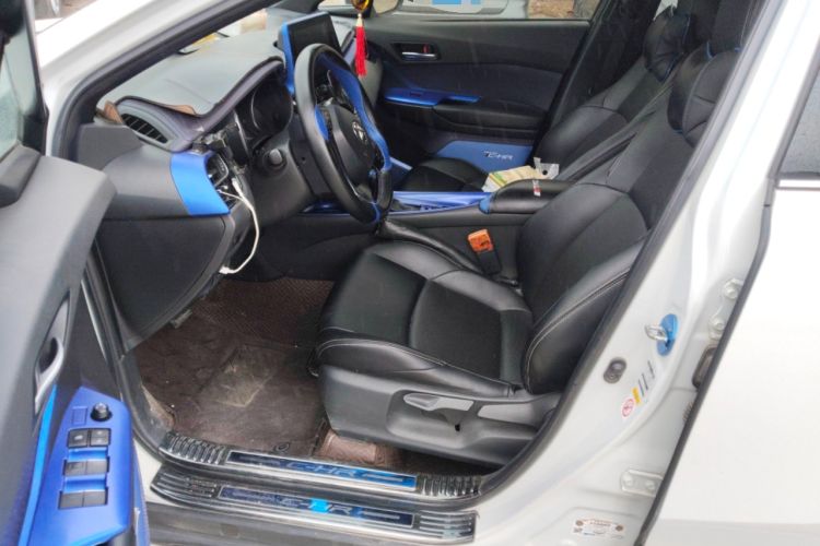 Used Toyota C-HR 2018 2.0L Leading with Sunroof China VI Standard
