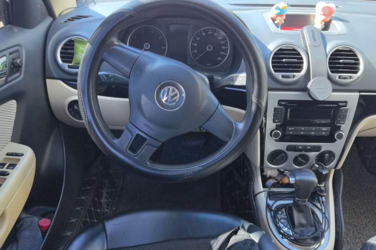 Used Volkswagen Lavida 2011 1.6L Automatic PinYou Edition Steering Wheel
