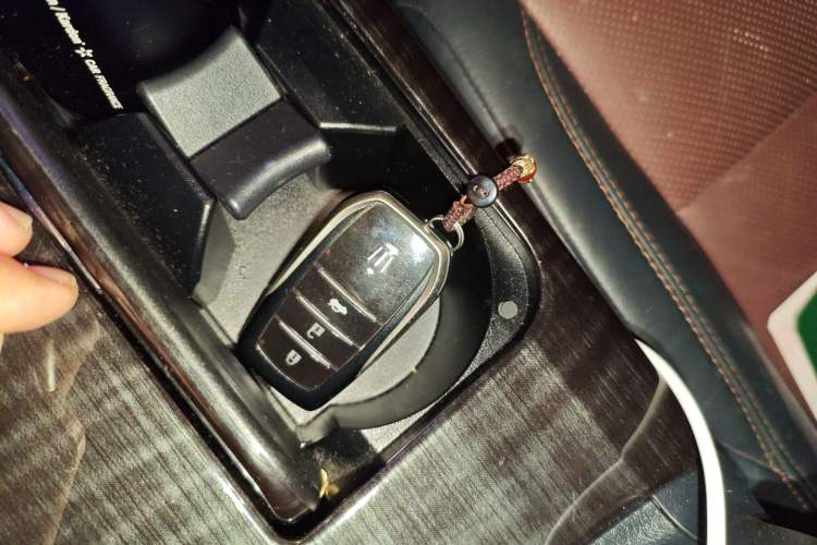 Used Toyota Crown 2015 2.0T Fashion Edition
