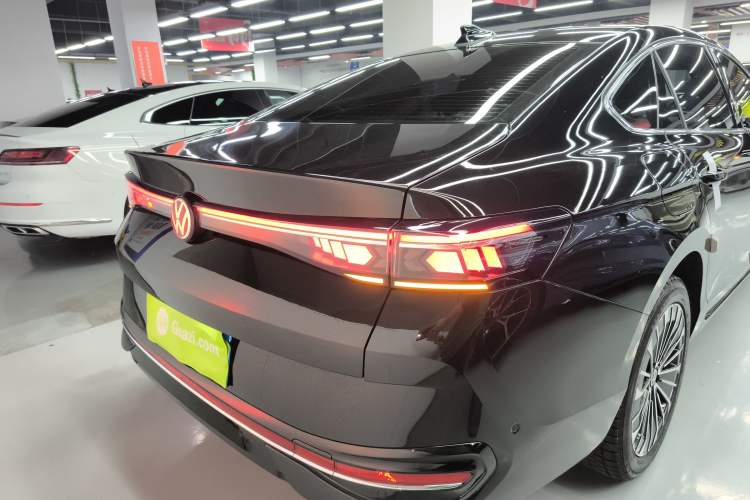 Used Volkswagen Magotan 2024 380TSI DSG Prestige Edition DaMai Package
