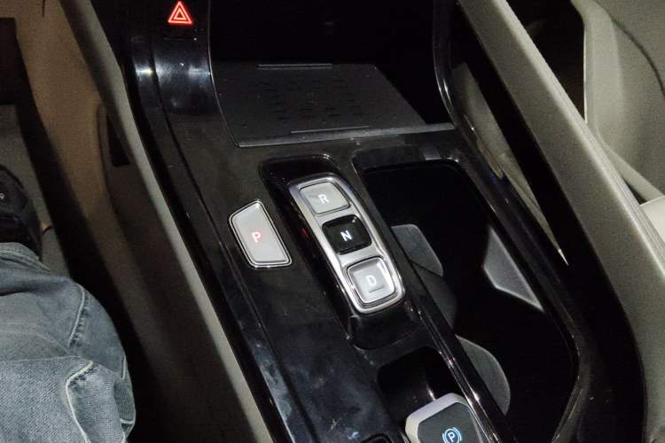 Used Hyundai Custo 2021 380TGDi Smart Love Flagship Edition TOP Premium Gear Lever