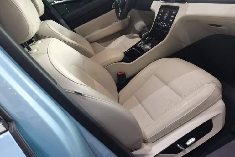 Used Li Auto ONE 2021 Extended-Range 6-Seater Version Right Front Seat