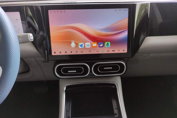 Used Leapmotor C11 2023 Pure Electric 500 Zhixing Edition Audio And AC Panel