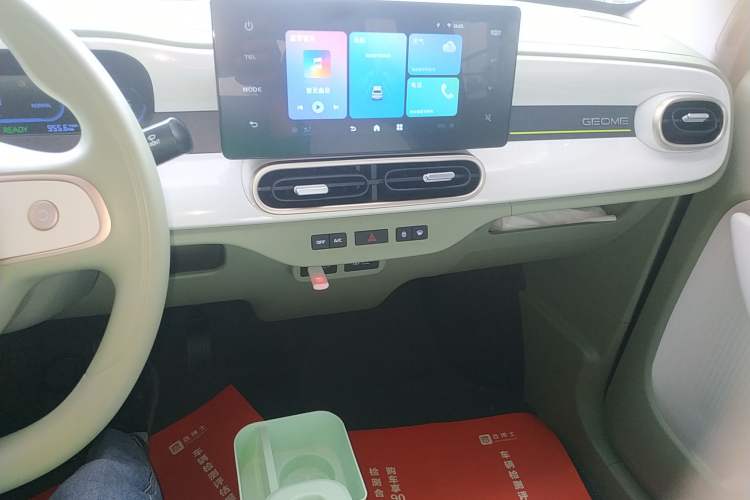 Used Geely Galaxy Panda 2025 210km Panda Rider Audio And AC Panel