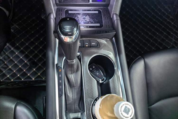 Used Chevrolet Malibu XL 2018 530T Automatic Ruiyi Edition Gear Lever