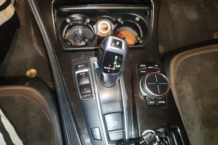 Used BMW 5 Series 2013 525Li Luxury Model
