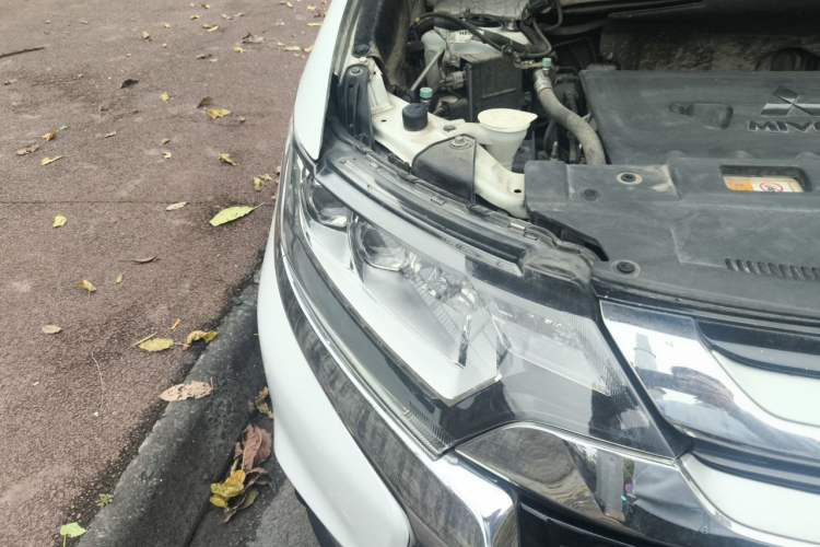 Used Mitsubishi Outlander 2018 2.4L 4x4 Luxury Edition 7-Seater
