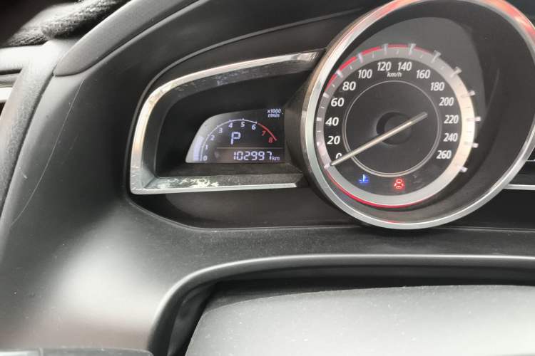 Used Mazda 3 Axela 2014 Sedan 1.5L Automatic Luxury Model