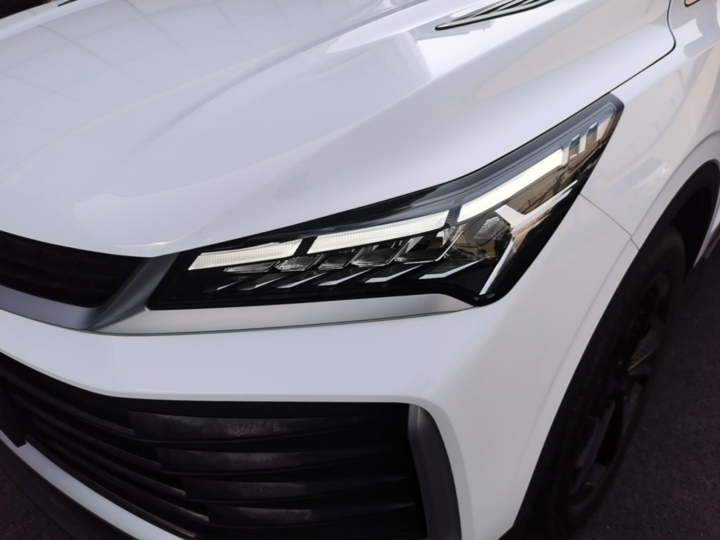 Geely Auto Coolray 2025 Bin Yue L 1.5T DCT Starlight Edition — снимка 8