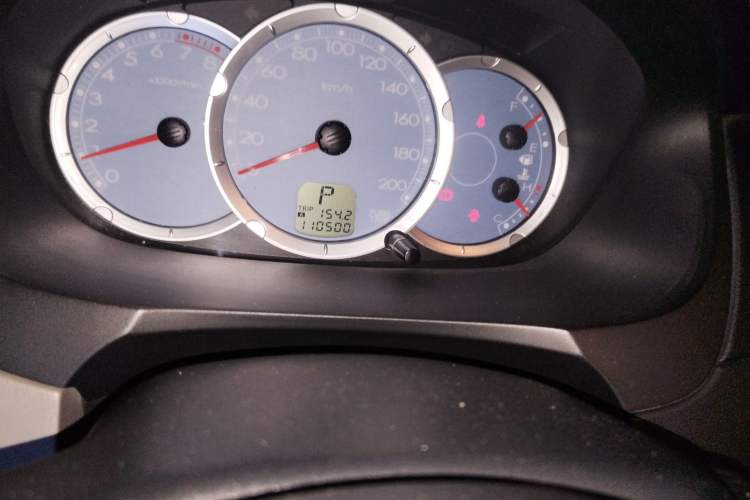 Used Mitsubishi Zinger 2011 2.0L Automatic Luxury Version