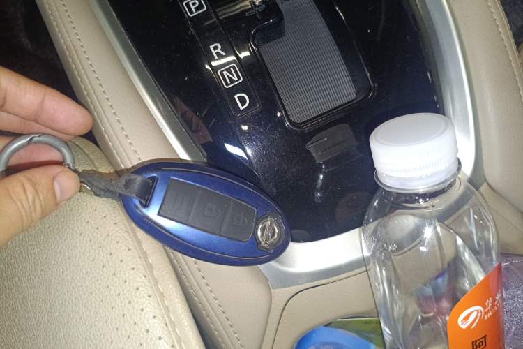 Used Nissan X-Trail 2014 2.0L CVT Comfort Edition 2WD Interior 1