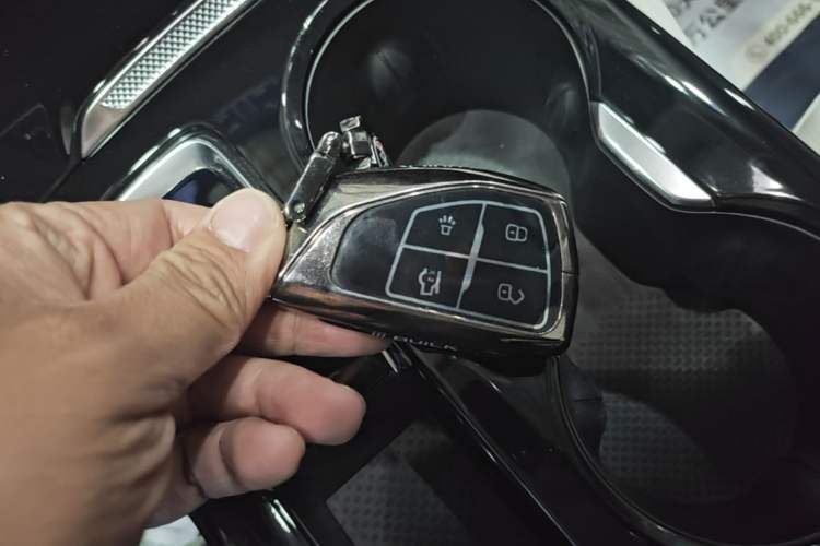 Used Buick Envision 2024 Encore Plus AWD Avenir
