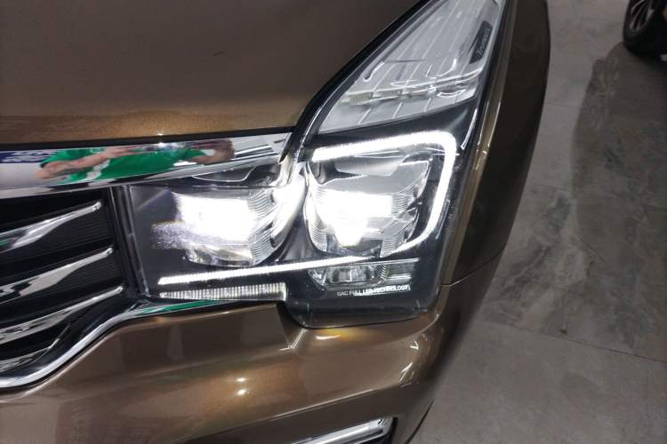 Used GAC Trumpchi GS8 2017 320T Two-Wheel Drive Luxury Smart Connectivity Version (7 Seats)
