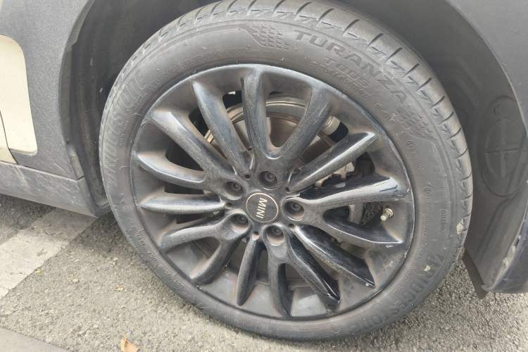 Used MINI Clubman 2022 Updated 1.5T ONE Right Front Wheel Hub