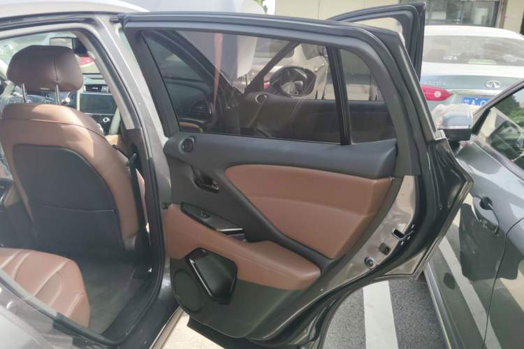 Used Acura CDX 2016 1.5T Two-Wheel Drive Deluxe Edition