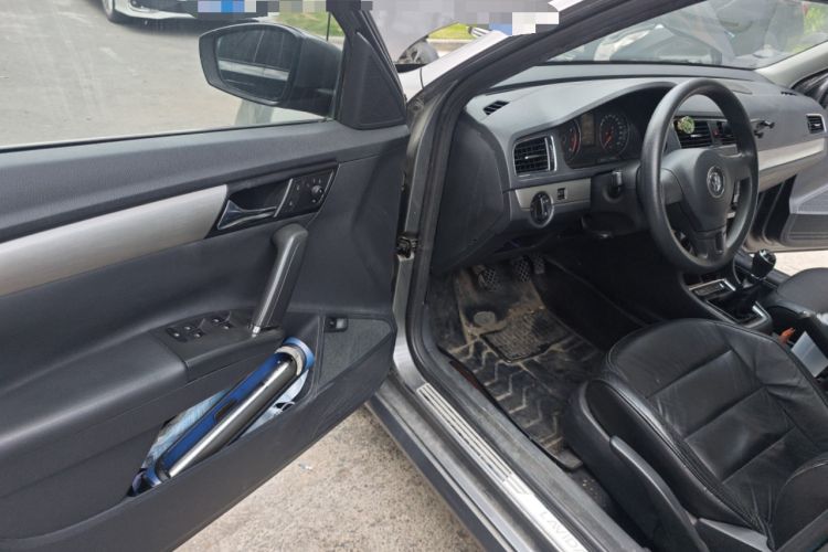 Used Volkswagen Lavida 2013 Restyled Classic 1.6L Manual Comfort Edition
