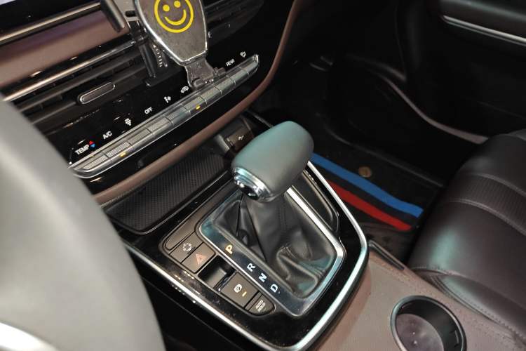 Used GAC Trumpchi M6 2019 270T Automatic Luxury Edition (6-seater) - China V Standard Gear Lever