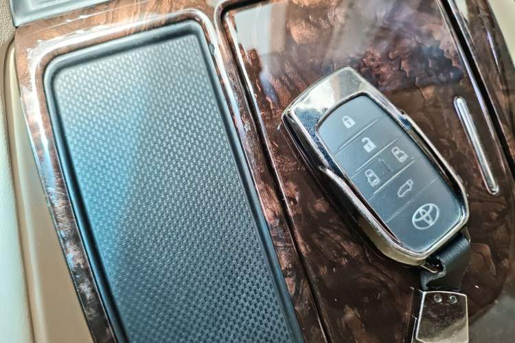 Used Toyota Alphard 2020 Dual-Engine 2.5L Luxury Edition
