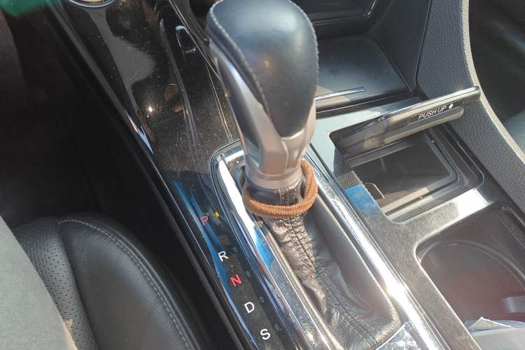 Used Honda Spirior 2017 2.0L Comfort Edition Gear Lever