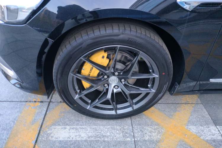 Used Buick LaCrosse 2021 652T Luxury Model Left Front Wheel Hub