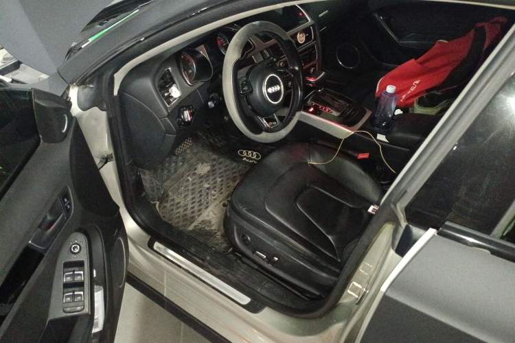 Used Audi A5 2013 Sportback 40 TFSI Driver Seat