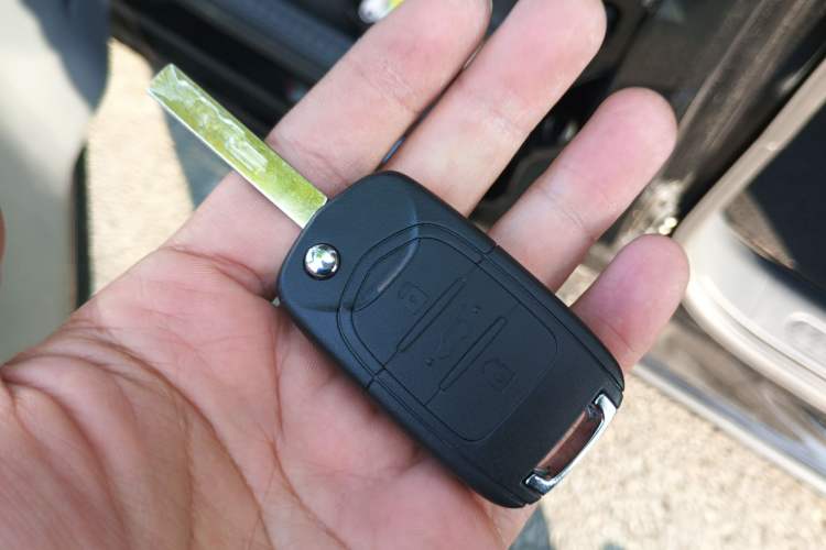 Used Wuling Zhiguang New Energy 2025 Model 305km Ambitious Edition Vehicle Key