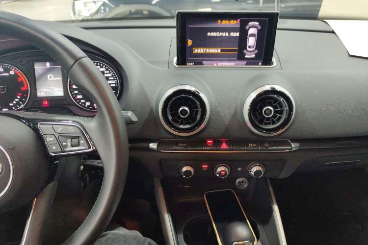 Used Audi A3 2019 Limousine 35 TFSI Fashion Edition China VI Emission Standard
