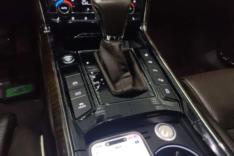 Used Volkswagen Phideon 2018 Revised Version 380TSI Two-Wheel-Drive Flagship Edition
