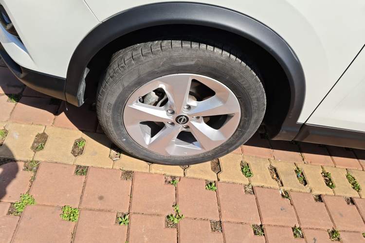 Used Nissan Qashqai 2023 Classic 2.0L CVT XV Comfort Edition Left Front Wheel Hub