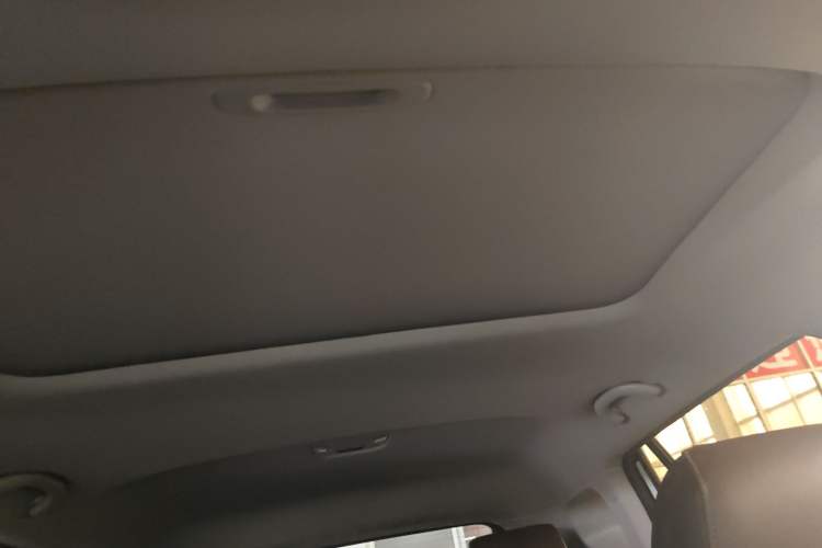 Used GAC Trumpchi GS4 2017 235T G-DCT Two-Wheel Drive Elite Edition Headliner