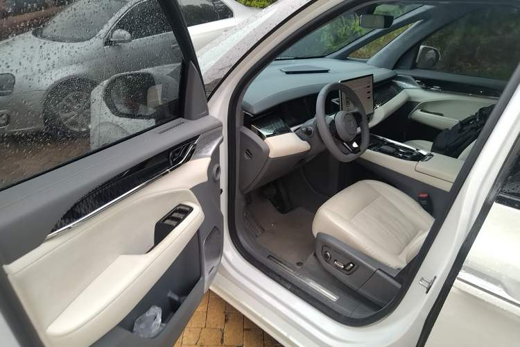 Used Zeekr 009 2022 WE Edition