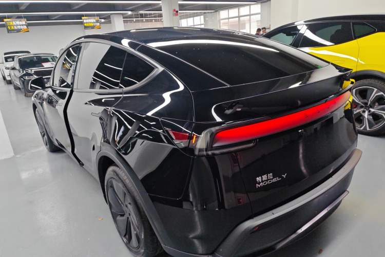 Used Tesla Model Y 2025 Rear-Wheel-Drive Version