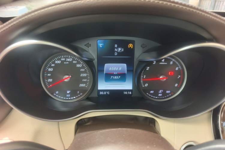 Used Mercedes-Benz C-Class 2015 Facelift C 200 L