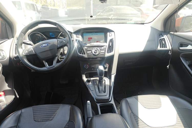 Used Ford Focus 2015 Hatchback EcoBoost 125 Automatic Supreme Style Edition
