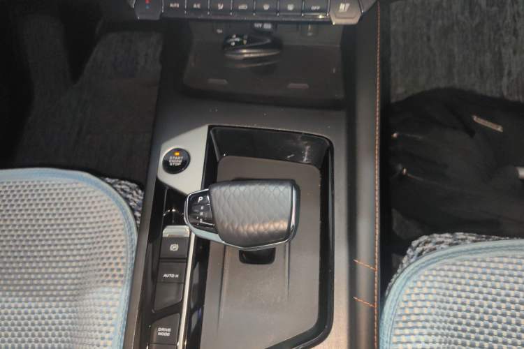 Used CHANGAN OSHAN X7 PLUS 2022 1.5T Blue Whale Edition Automatic Geeker Flagship Model Gear Lever