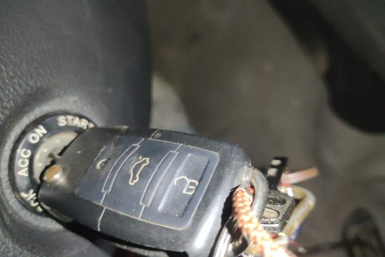 Used JAC Refine M4 2016 2.0L Manual Luxury Smart Version
