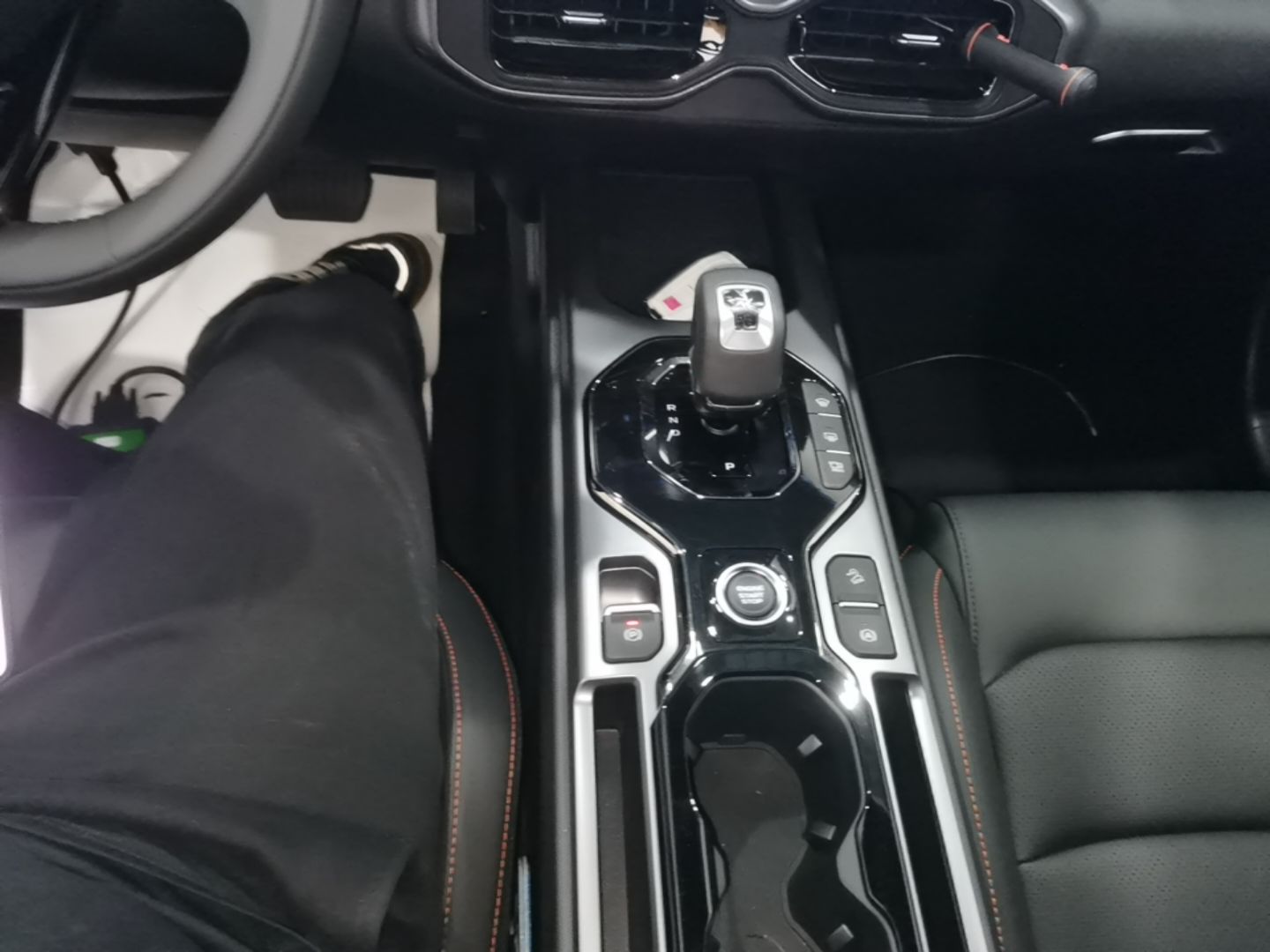 Geely Auto Cowboy 2025 1.5TD Trendy Play Edition — снимка 16