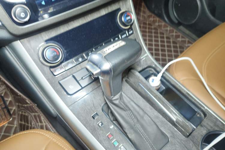 Used Haval H8 2015 2.0T Two-Wheel-Drive Elite Version