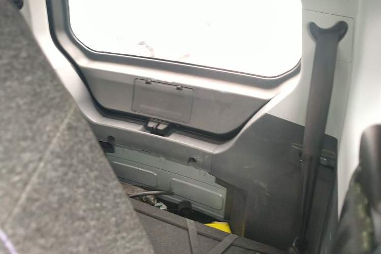 Used Chery QQ Ice Cream 2022 120km Conical Shape Lithium Iron Phosphate Left Rear Seat