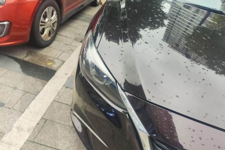 Used Mazda Atenza 2017 2.0L Blue Sky Luxury Edition
