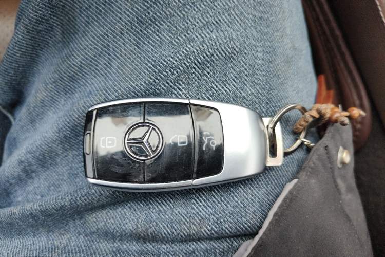 Used Mercedes-Benz E-Class 2019 E 200 L 4MATIC Vehicle Key