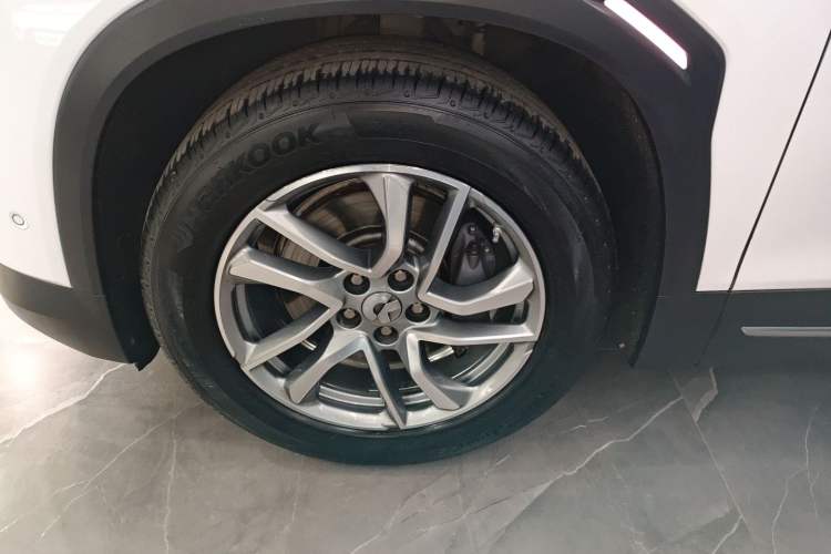 Used Nio EC6 2020 605 km Sport Edition Left Front Wheel Hub