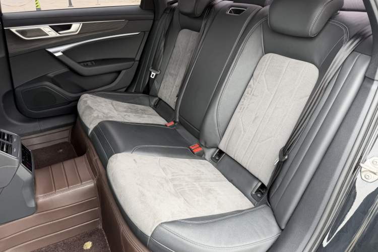 Used Audi A6L 2023 Revised Edition 45 TFSI quattro Prestige Dynamic Version Left Rear Seat