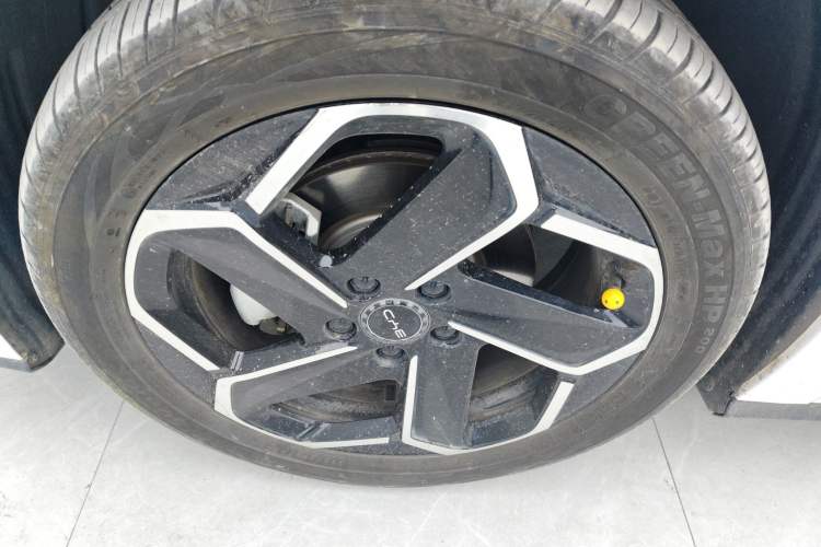 Used BYD Seal 06 New Energy 2024 DM-i 120KM Flagship Model Left Front Wheel Hub