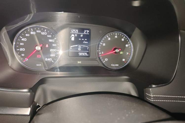 Used Roewe RX5 2018 20T Two-Wheel Drive Manual Internet Smart Edition
