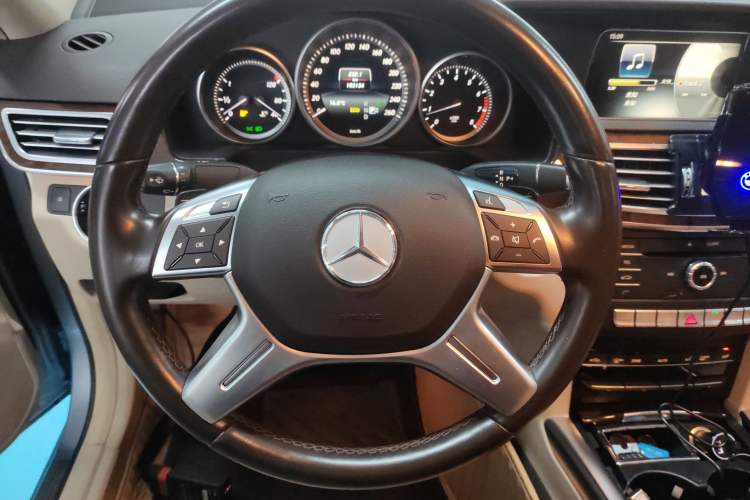 Used Mercedes-Benz E-Class 2015 Facelift E 200 L