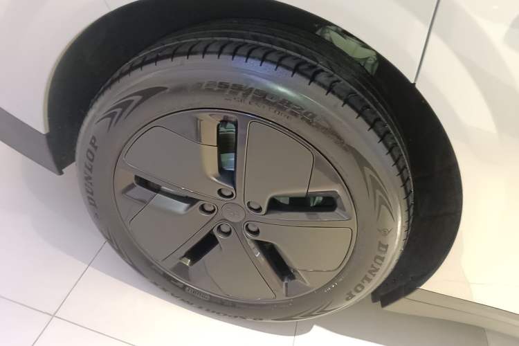 Used Li Auto Li Auto i6 2025 Model Two-Wheel-Drive Standard Type
